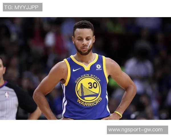 库里遭遇裁判争议再现两次明显21未吹怒火中烧牙套掉落引发热议