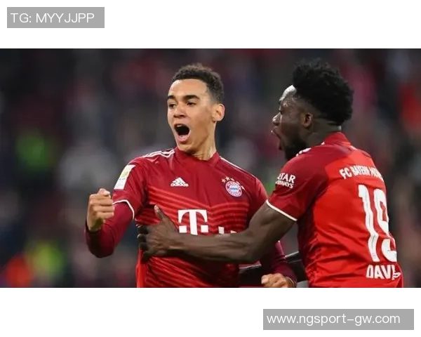 穆西亚拉首次恢复有球训练戴维斯即将回归合练状态