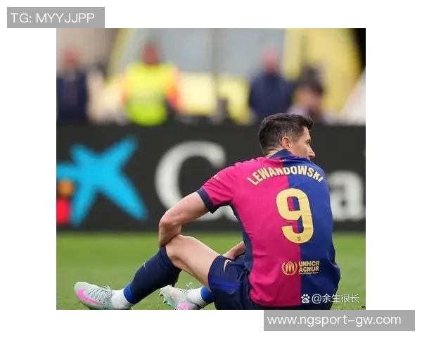 莱万伤情严重预计缺阵三到六周将无缘国家德比大战 莱万伤情严重预计缺阵三到六周将无缘国家德比大战